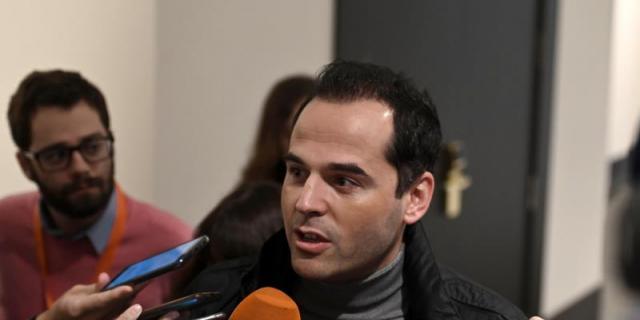 Aguado reclama que la Fiscalía General recaiga en "personas independientes"