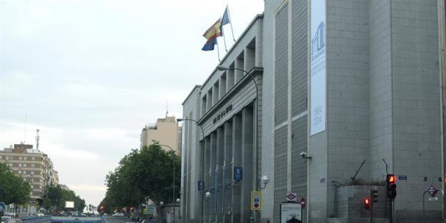 Un motorista fallece en Madrid al colisionar contra la pared de un túnel