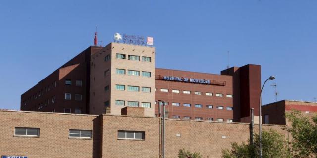 El Hospital de Móstoles recibe material de protección, que empezaba a escasear