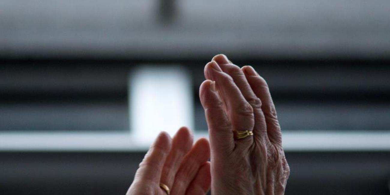 Soto del Real acompaña a sus mayores aislados con un programa de cuentos por teléfono