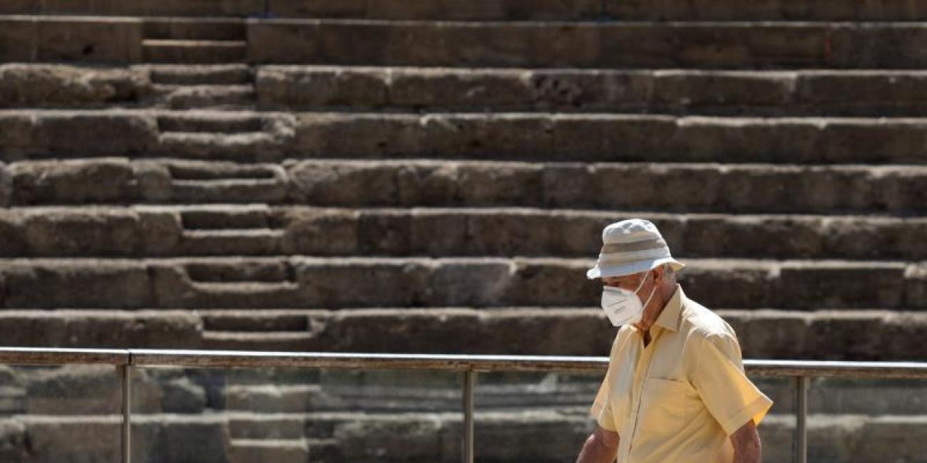 Los madrileños podrán recoger la mascarilla gratuita en la farmacia durante 15 días