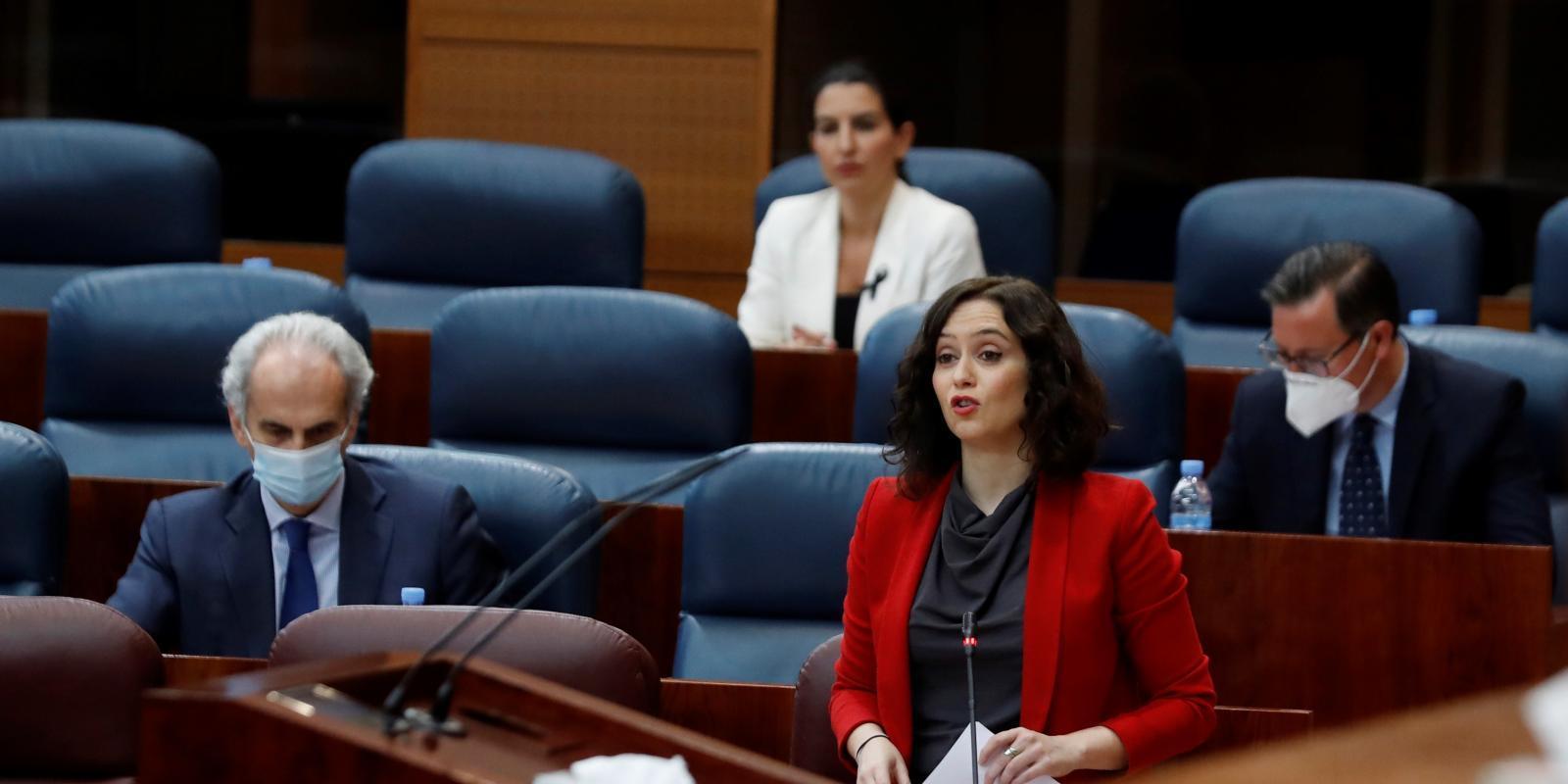 Díaz Ayuso critica la política "dictatorial" y la "falta de transparencia" del Gobierno central