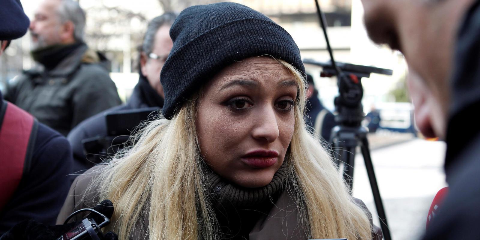 Detenida la portavoz de Hogar Social Madrid en la cacerolada contra el Gobierno en la calle Ferraz