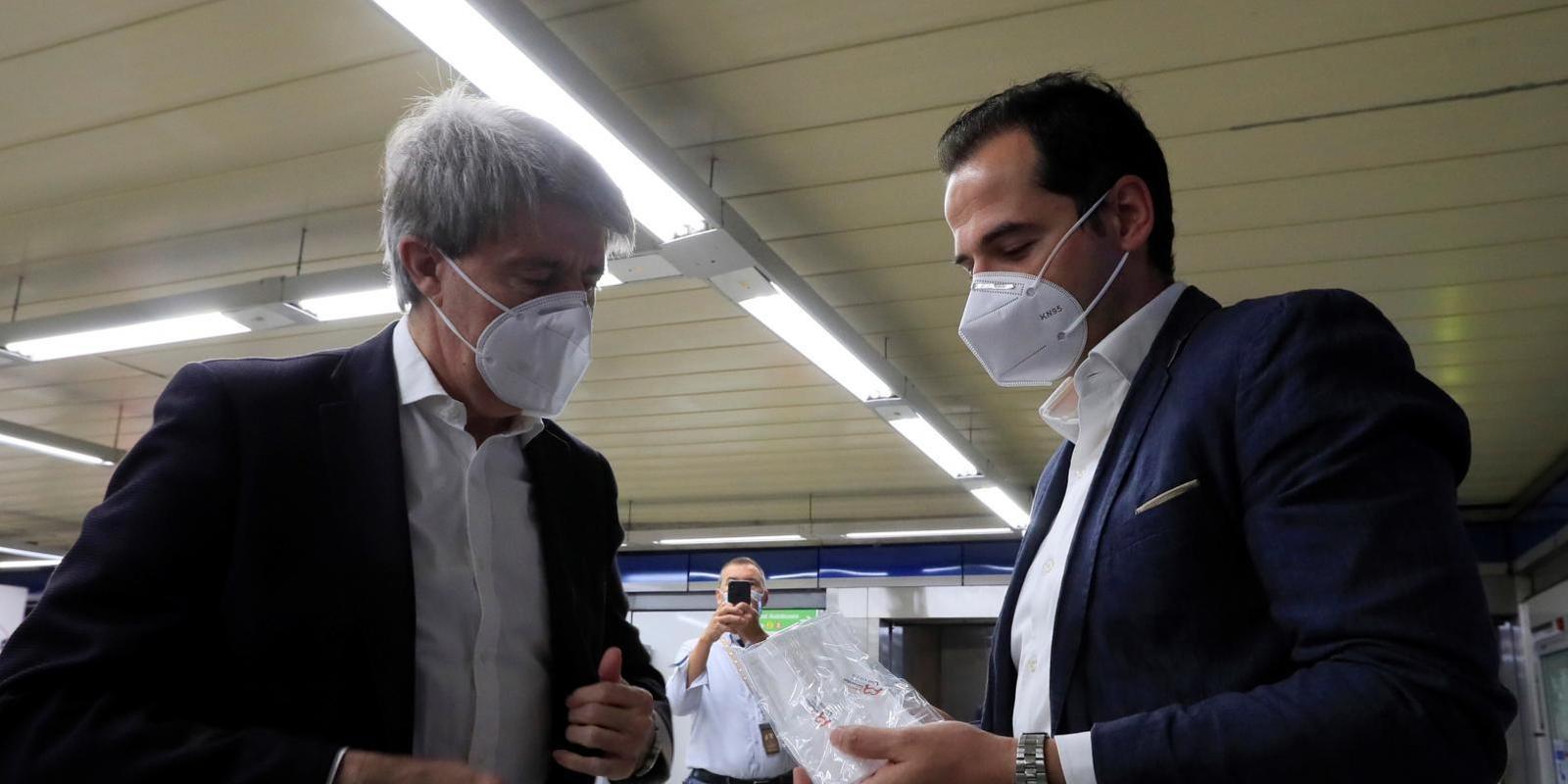 Garrido recomienda evitar las horas punta para viajar en Metro