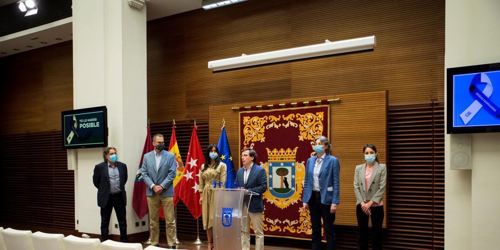 Los grupos municipales tendrán un mes para consensuar una salida a la crisis