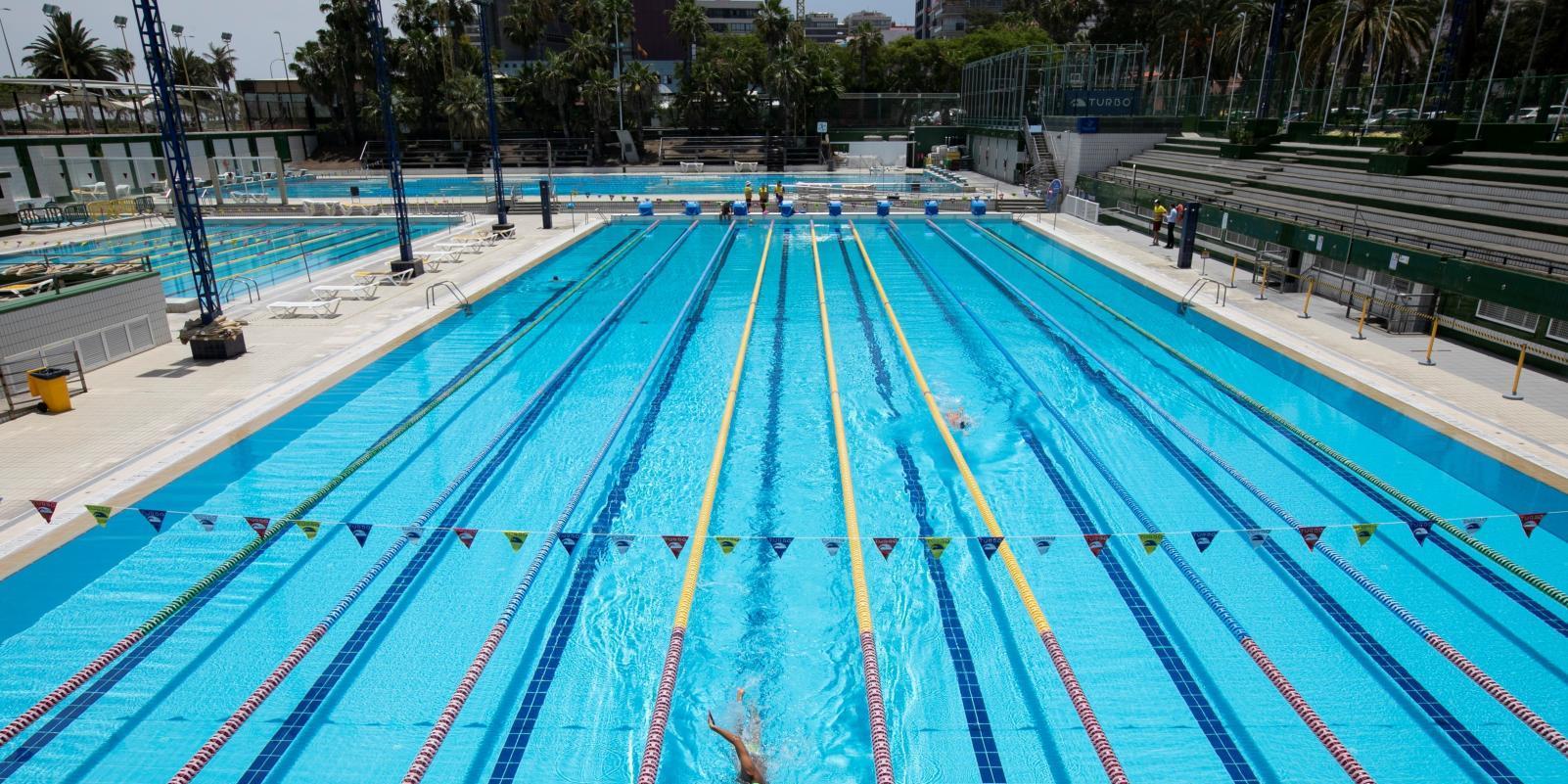 Las piscinas y polideportivos pueden usarse desde el lunes con el 30% de su aforo