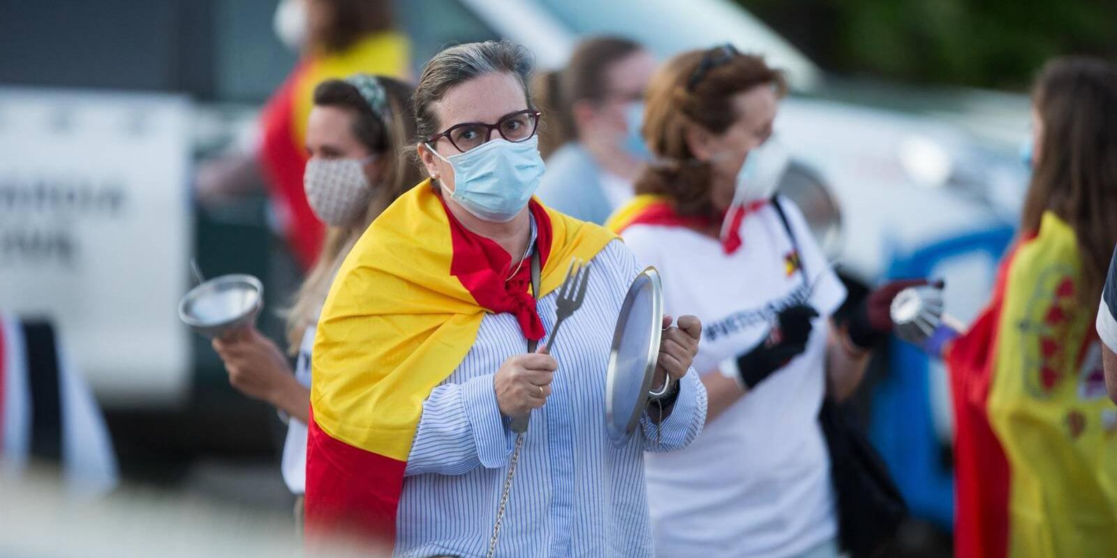 La Guardia Civil corta el acceso a la calle del chalé de Iglesias y Montero en Galapagar
