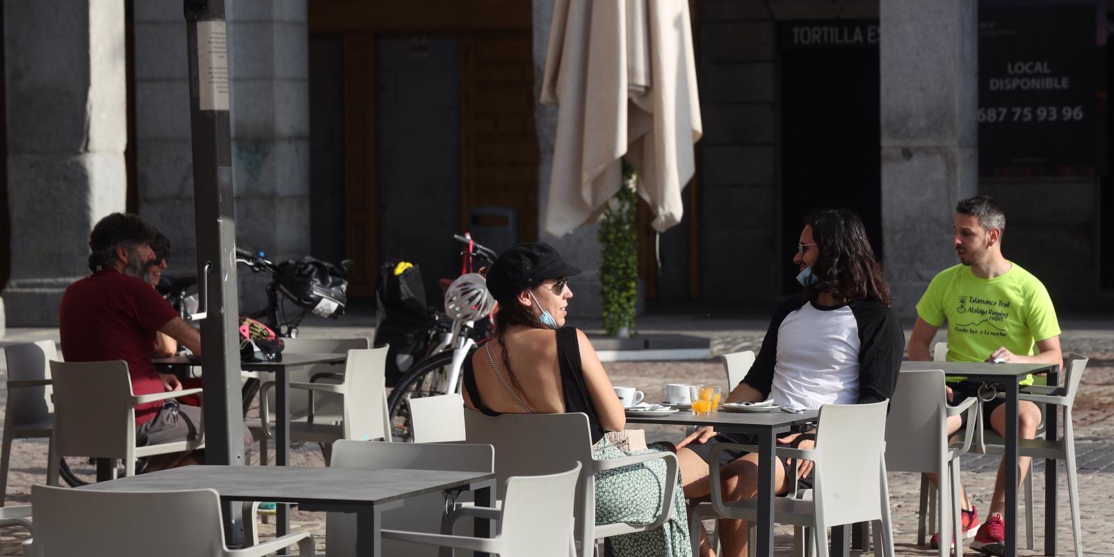 Denuncian irregularidades en el 40% de las terrazas inspeccionadas en Madrid