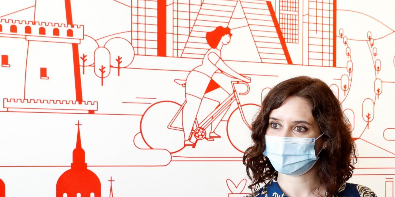 Díaz Ayuso se reúne con expertos médicos para preparar las medidas ante un posible rebrote