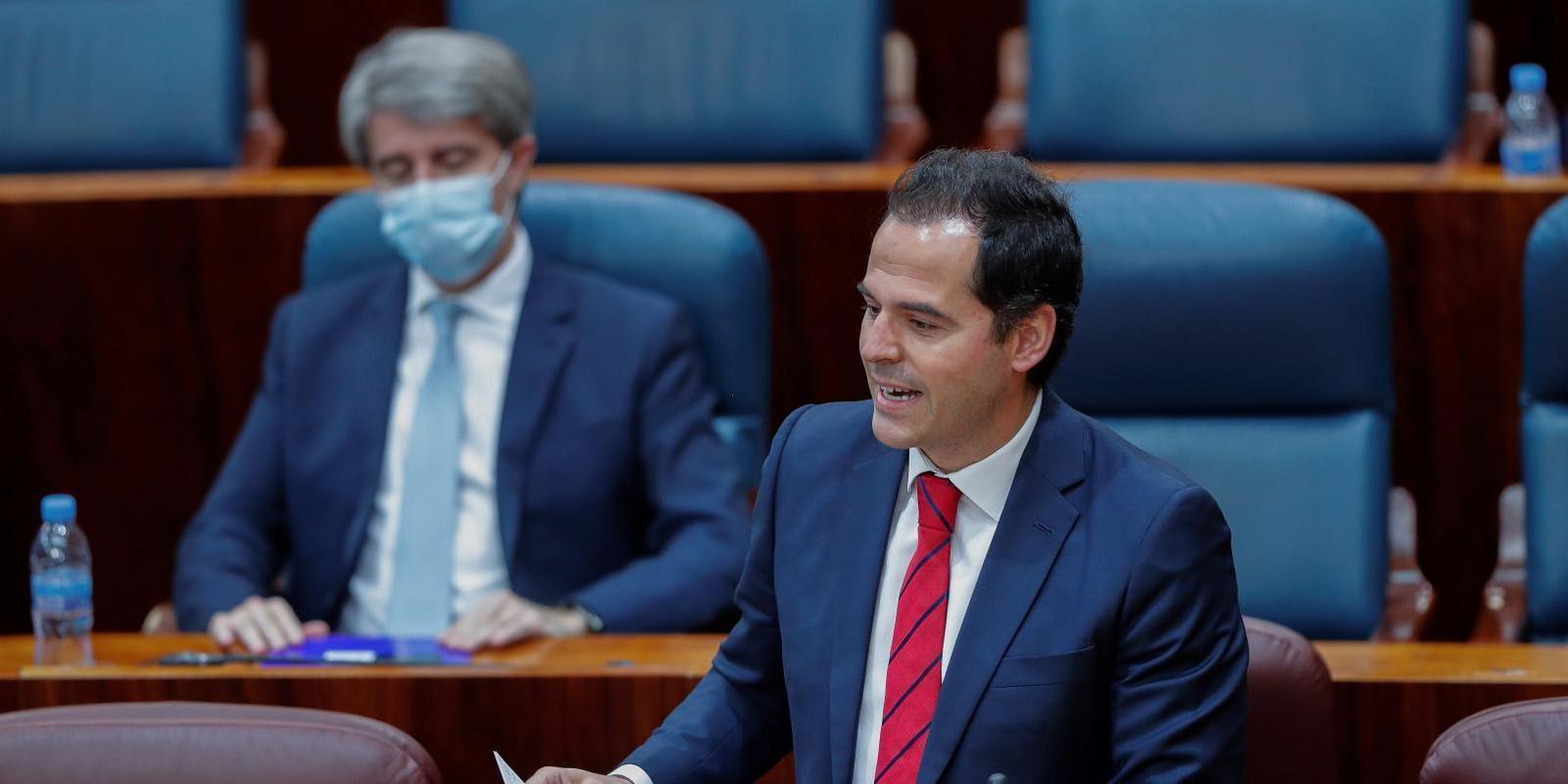 Aguado presenta un plan para reactivar el deporte y así prevenir enfermedades