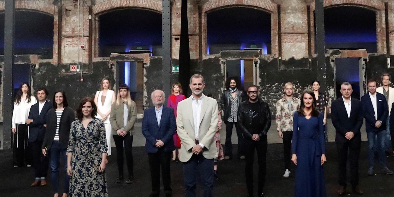 Los reyes homenajean a Donés y Sardá junto a profesionales de la cultura