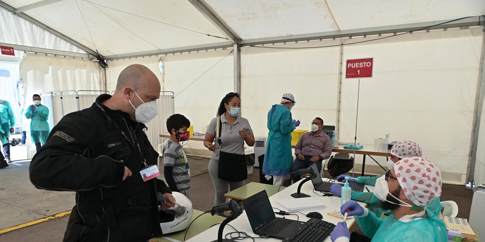El Consejo General de Colegios Oficiales de Médicos, en contra de los test masivos porque no aportan valor sanitario