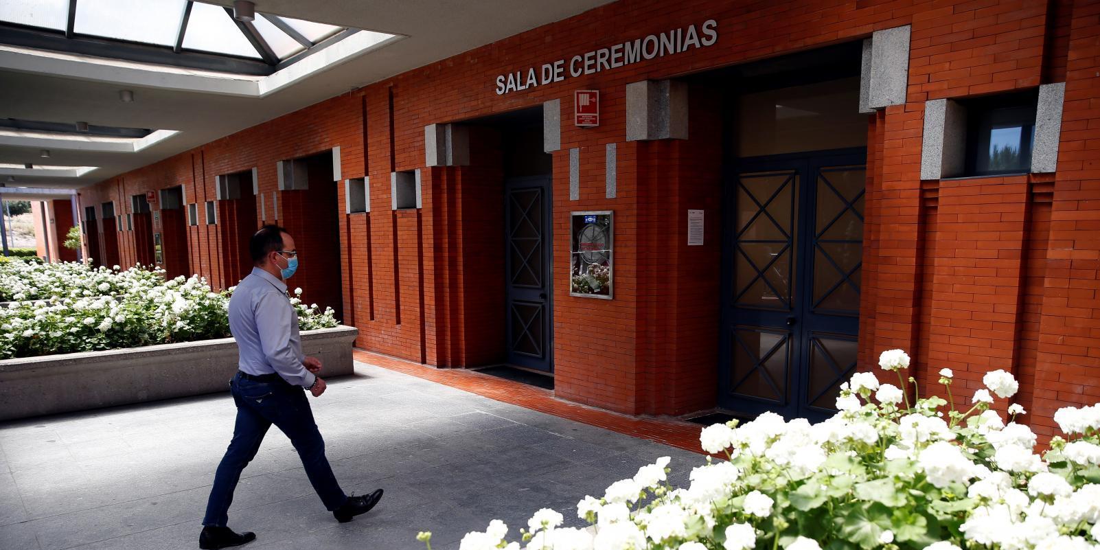 Se terminan las limitaciones de aforo en tanatorios y cementerios