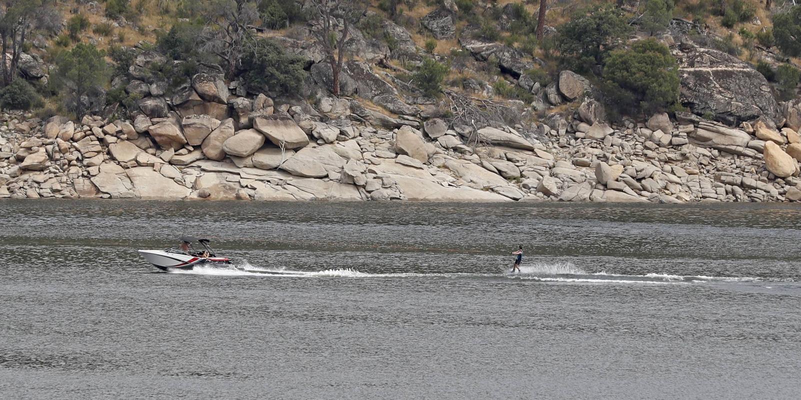 El pantano de San Juan rechaza su Bandera Azul por la prohibición del baño