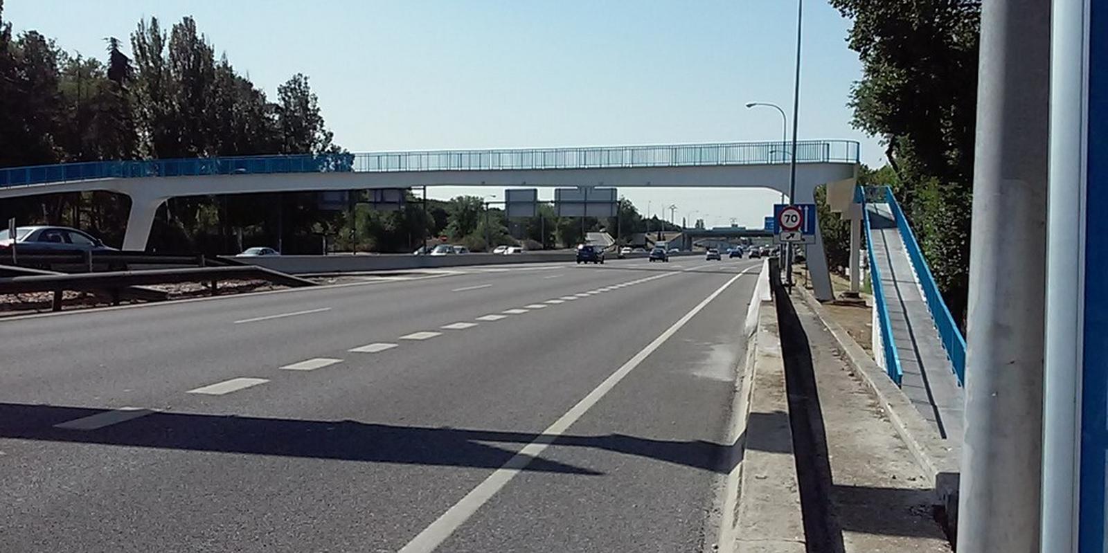 Madrid empieza a limpiar 30.000 metros cuadrados de grafitis en la M-30