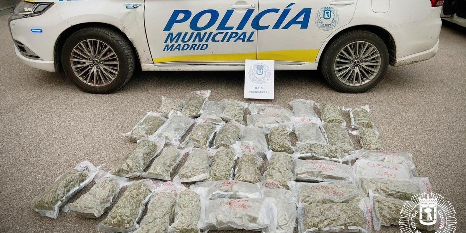 Intervenidas 165 plantas de marihuana en una vivienda de Usera tras declararse un incendio