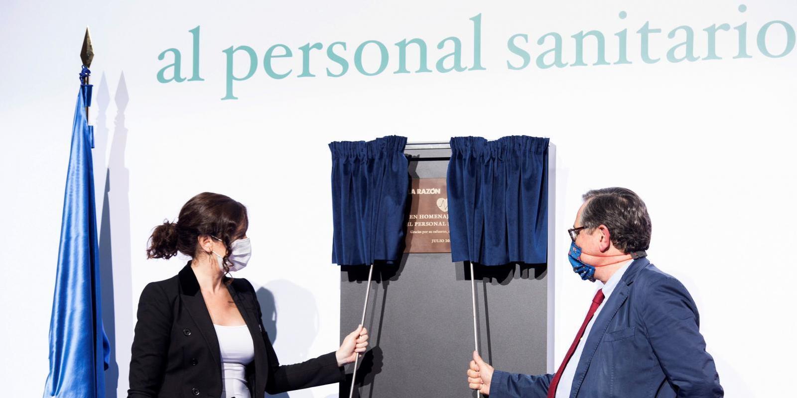 Díaz Ayuso apuesta por atender las necesidades de los sanitarios para que Madrid sea un lugar atractivo para los MIR