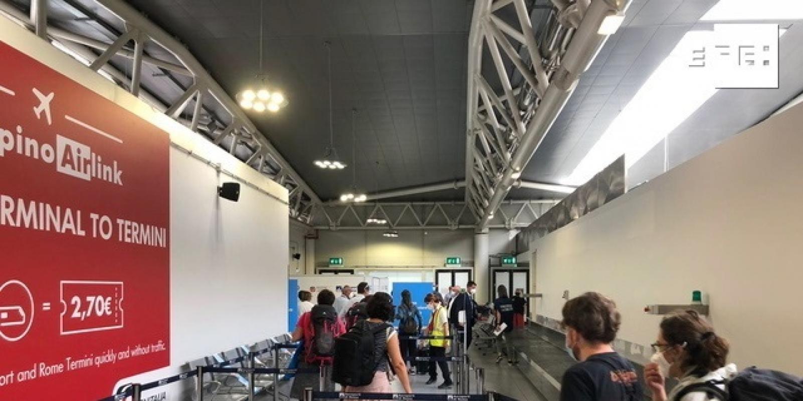 Detectados cinco positivos en el aeropuerto de Ciampino (Roma) de un vuelo de Madrid