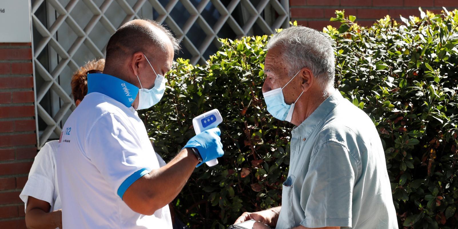 Madrid y cuatro autonomías se apuntan a las dos herramientas de rastreo del Gobierno