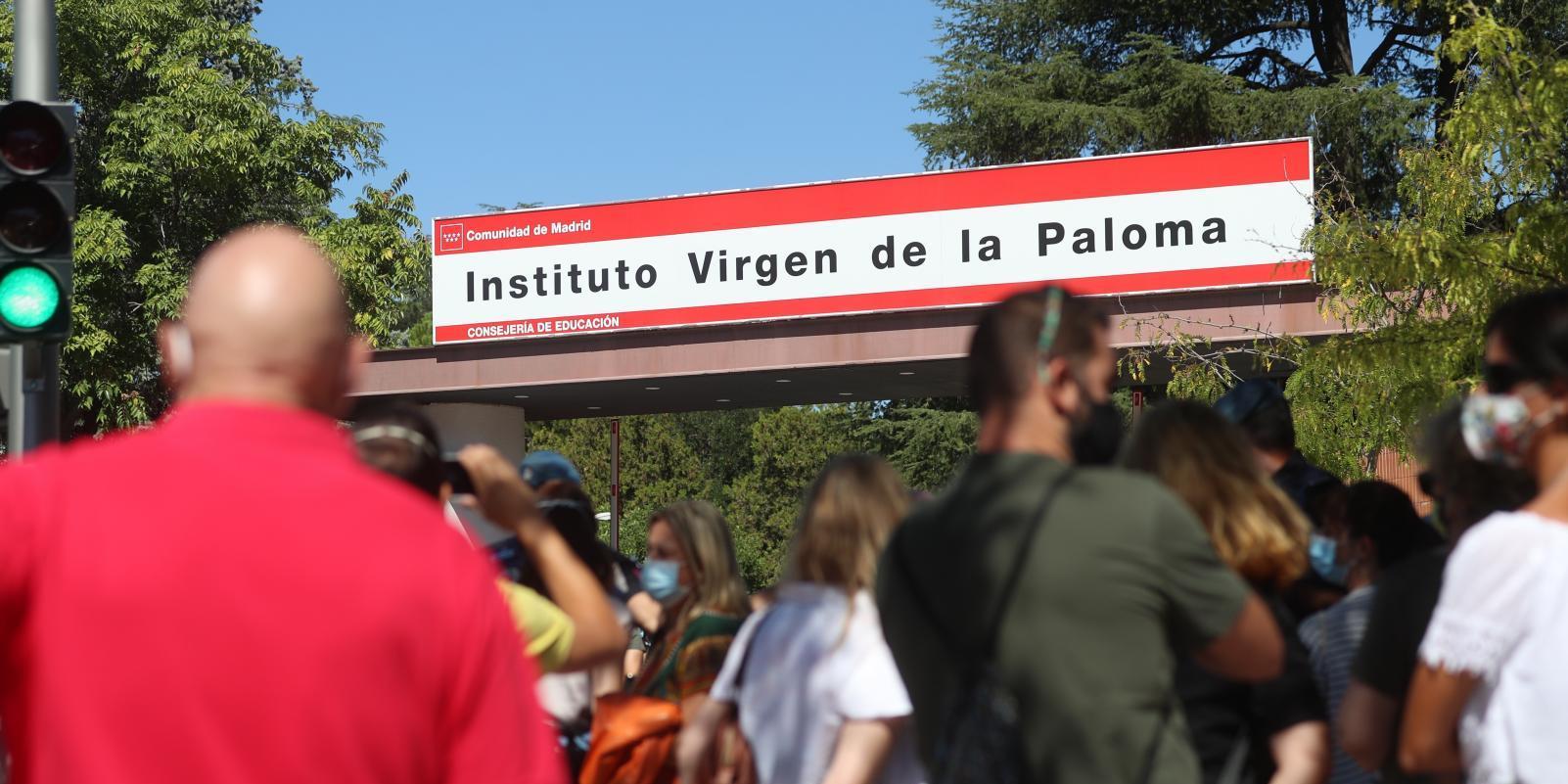 Los sindicatos califican de "chapuza" la convocatoria de pruebas COVID a docentes