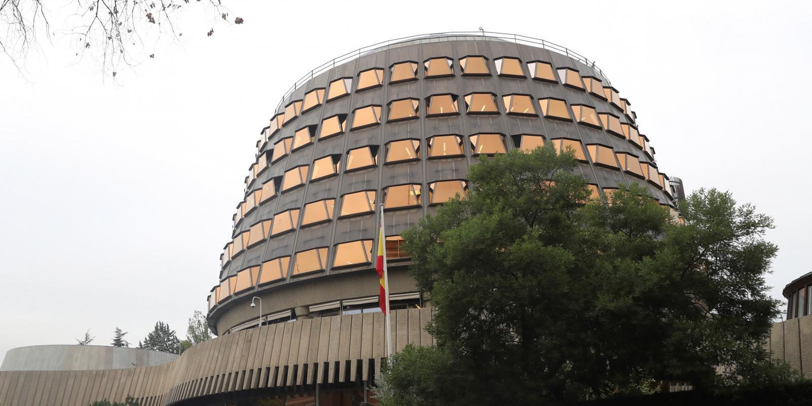 Madrid resarcirá a uno de los 2.935 inquilinos de los pisos vendidos a Azora