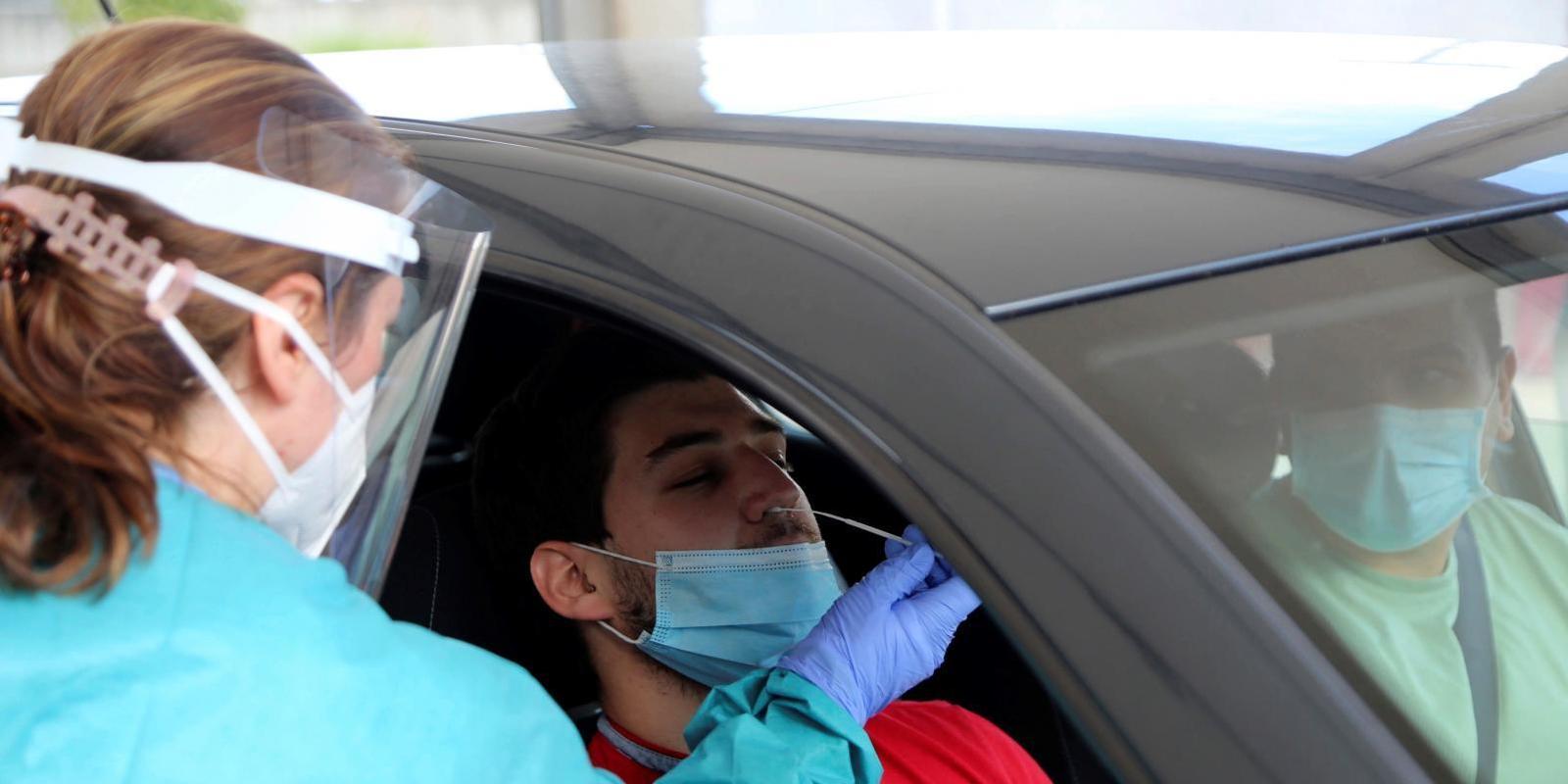 Las farmacias piden hacer pruebas COVID ante la "gravedad de la situación"