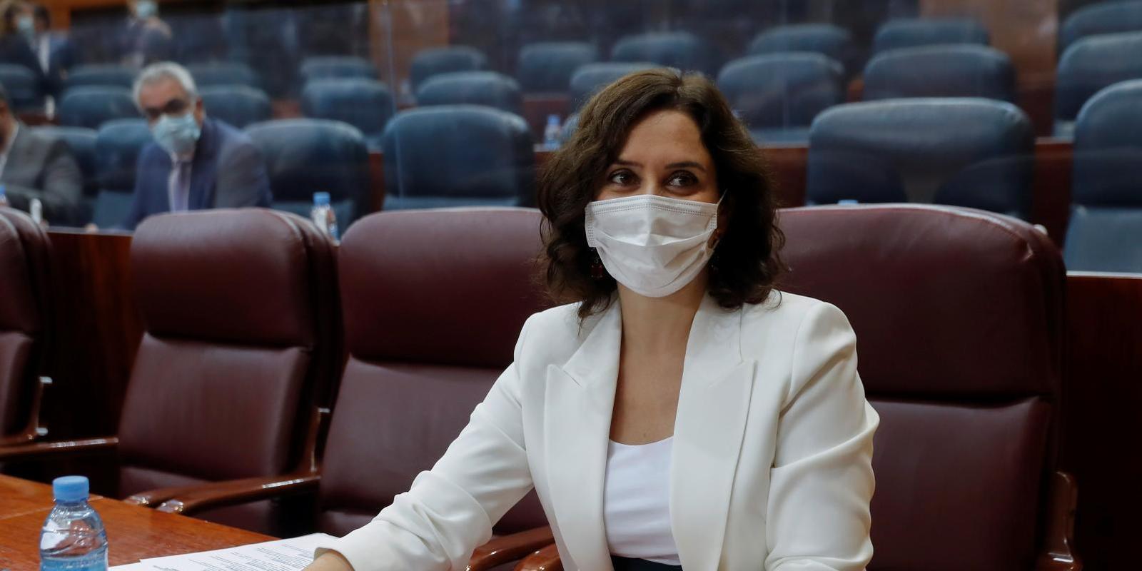 Díaz Ayuso se defiende de la oposición y asegura que Madrid no está en rebeldía