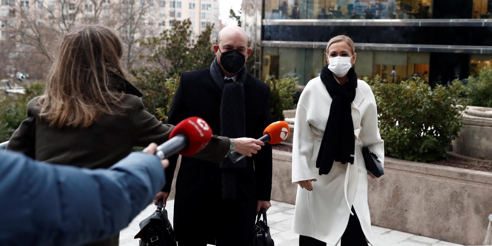 El caso Máster avanza con versiones encontradas sobre las notas de Cifuentes