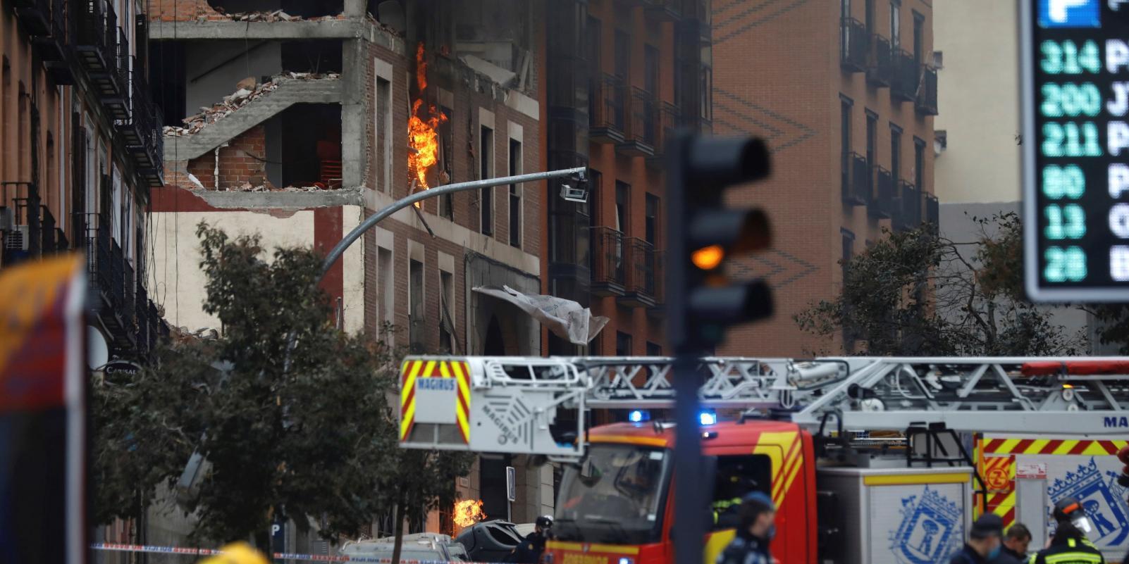El pleno del Ayuntamiento de Madrid guarda un minuto de silencio por las víctimas de la calle Toledo