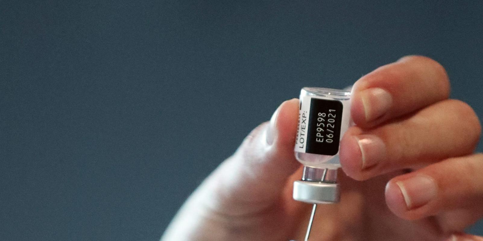 Sanidad define más grupos de vacunación en previsión del aumento de dosis