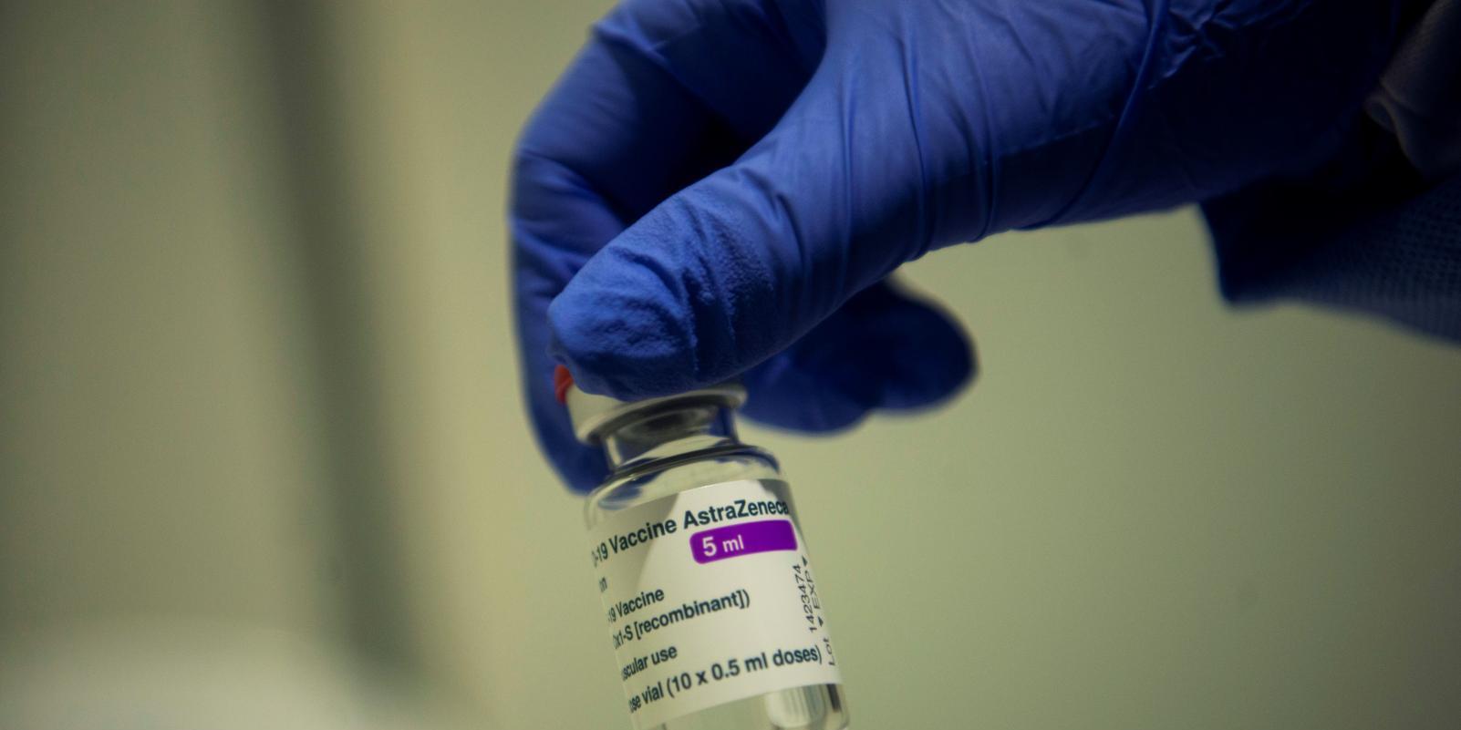 La vacuna AstraZeneca será administrada a personas de entre 60 y 69 años