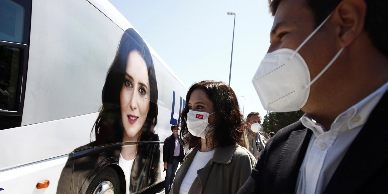 El PP sumaría la mayoría absoluta con VOX, según una nueva encuesta de La Razón