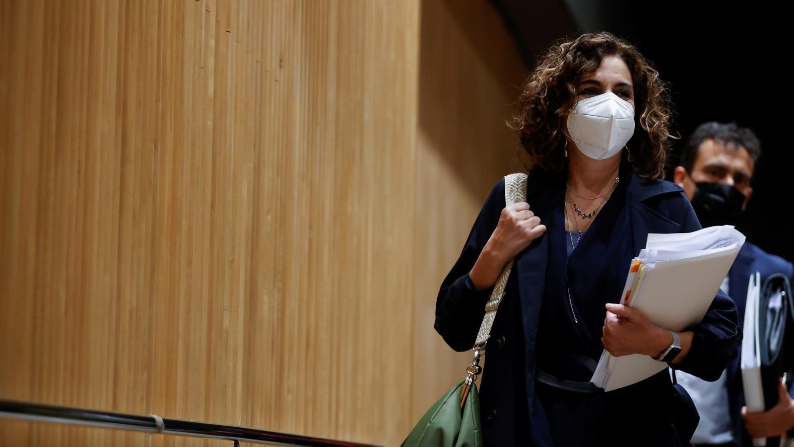 Montero dice que las CCAA ya suman 162.000 millones en recursos para 2021