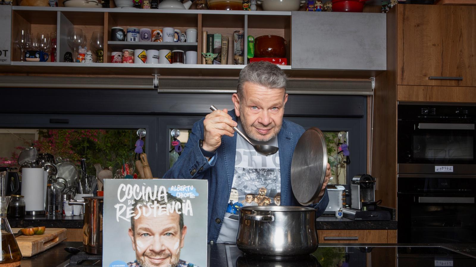 Chicote presenta “Cocina de resistencia", libro de recetas y anécdotas