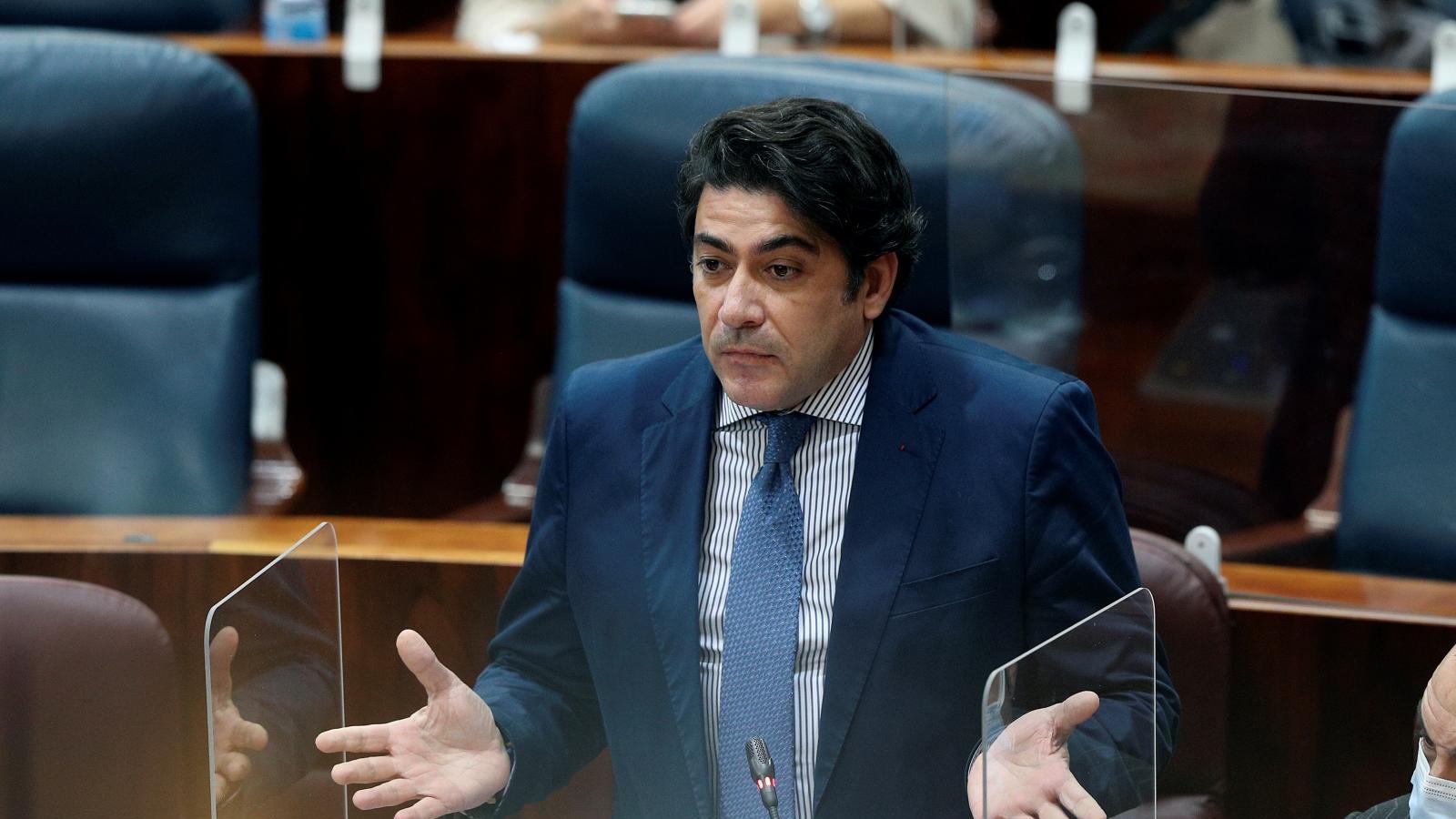 David Pérez reprocha al PSOE la "demagogia" de la propuesta sobre la gratuidad del abono transporte joven