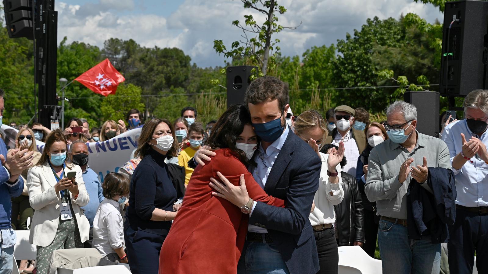 Díaz Ayuso carga contra Pablo Iglesias que contrata "matones" para agredir a policías