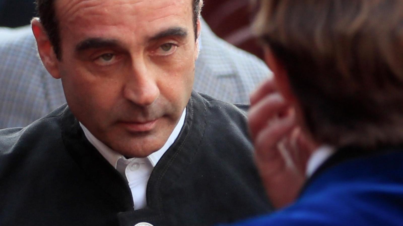 Ponce toreó en Las Ventas con una chaqueta con botones de la cara de Franco