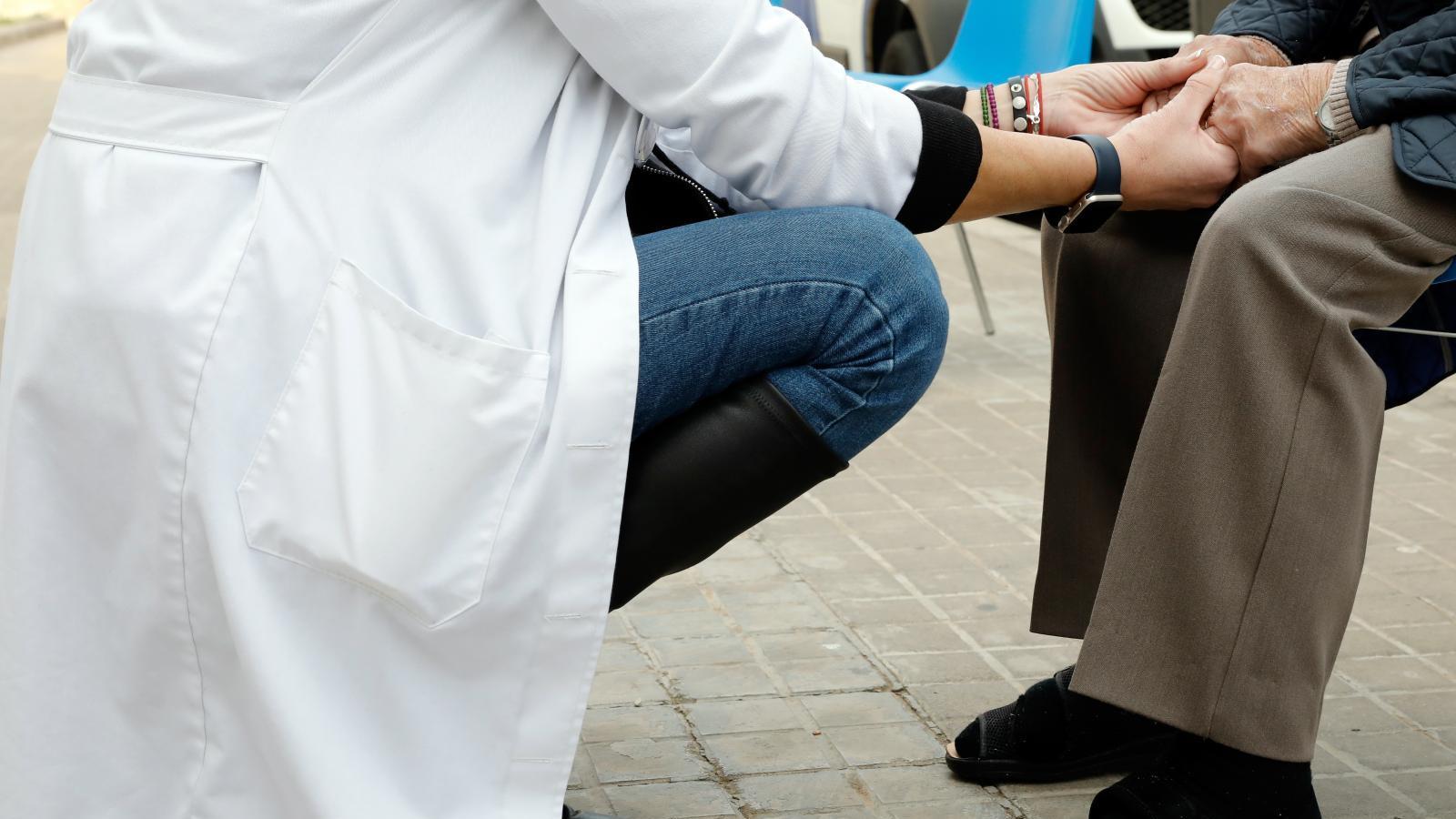 Los fallecimientos por covid en las residencias bajan a lo mínimo: 4 en la última semana