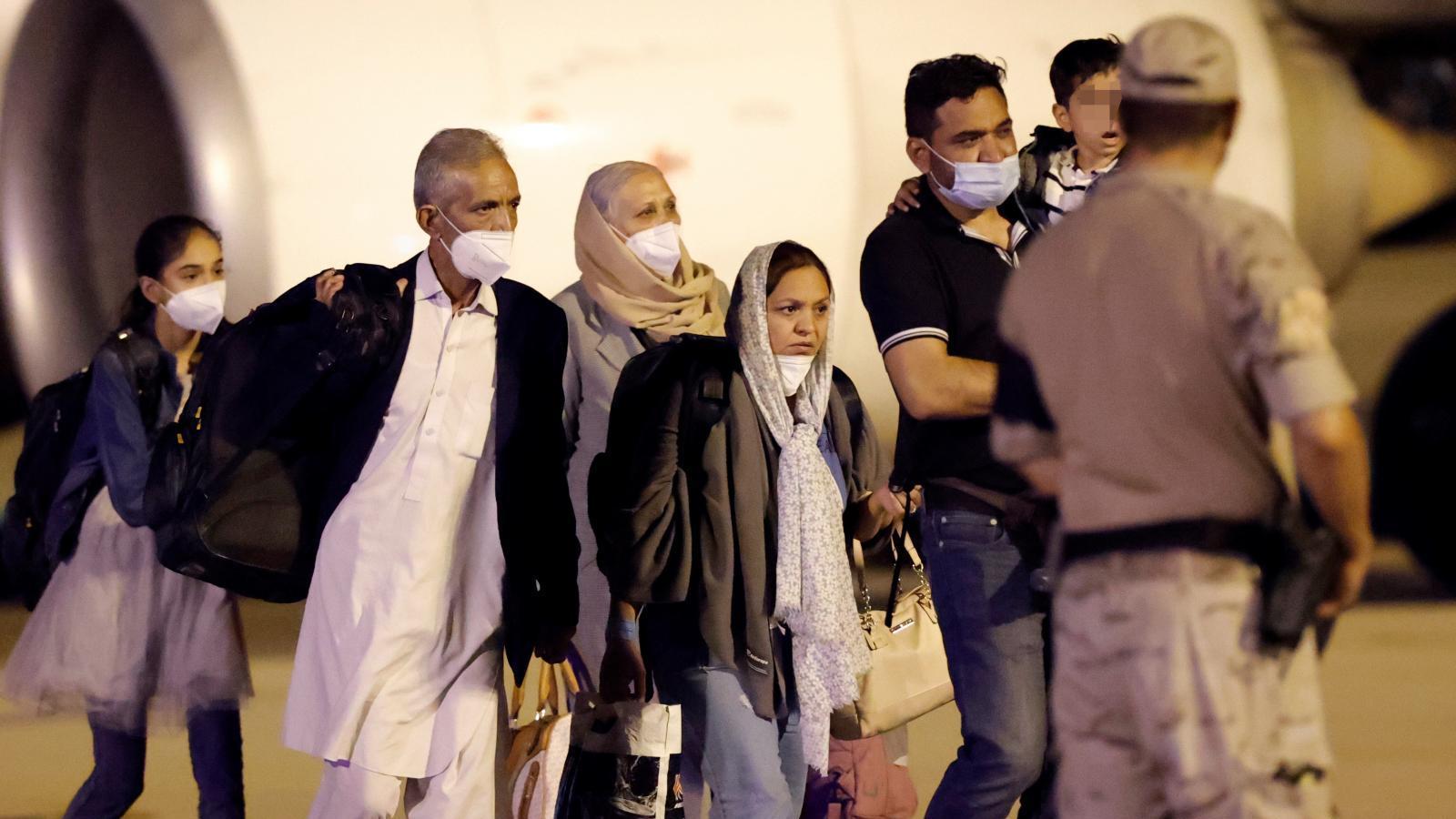 Piden asilo en España 354 afganos de los 555 llegados desde el jueves