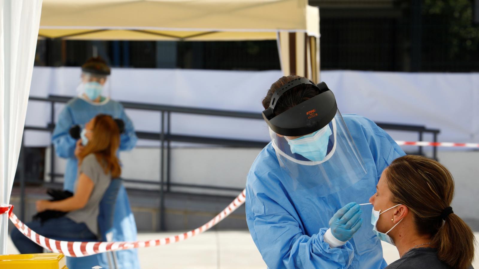 La incidencia en la Comunidad sube hasta los 2.600,35 casos