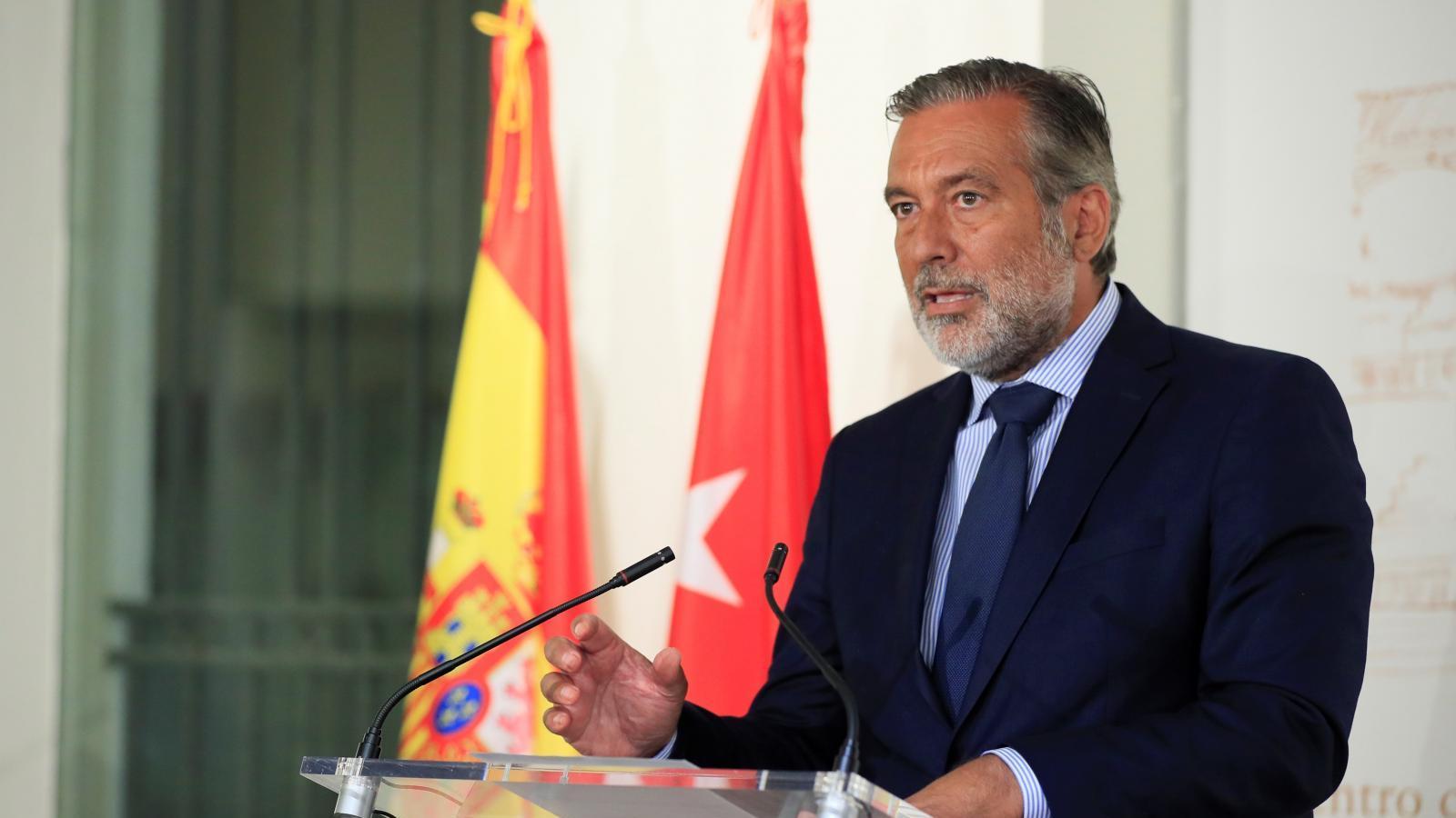 Madrid pide una reforma legal para poder exigir el certificado covid en los locales