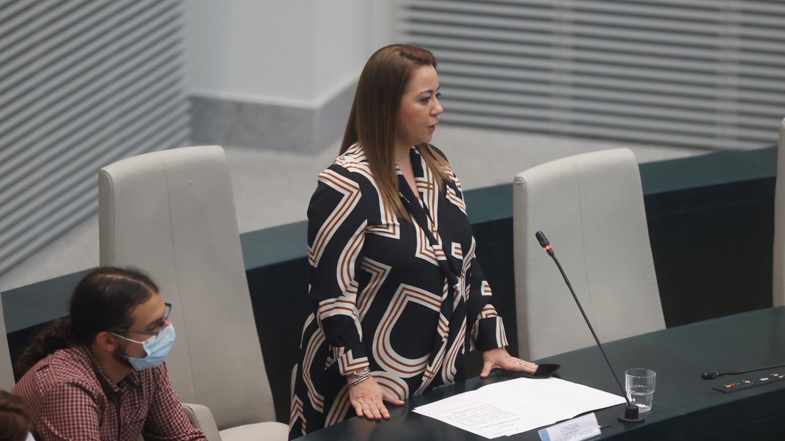 La socialista Natalia Cera ocupa el escaño del exportavoz Pepu Hernández