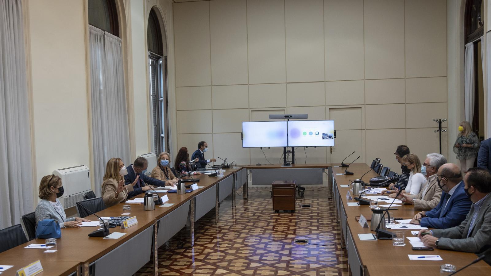 El Gobierno propone una subida del salario de los funcionarios del 2% en 2022