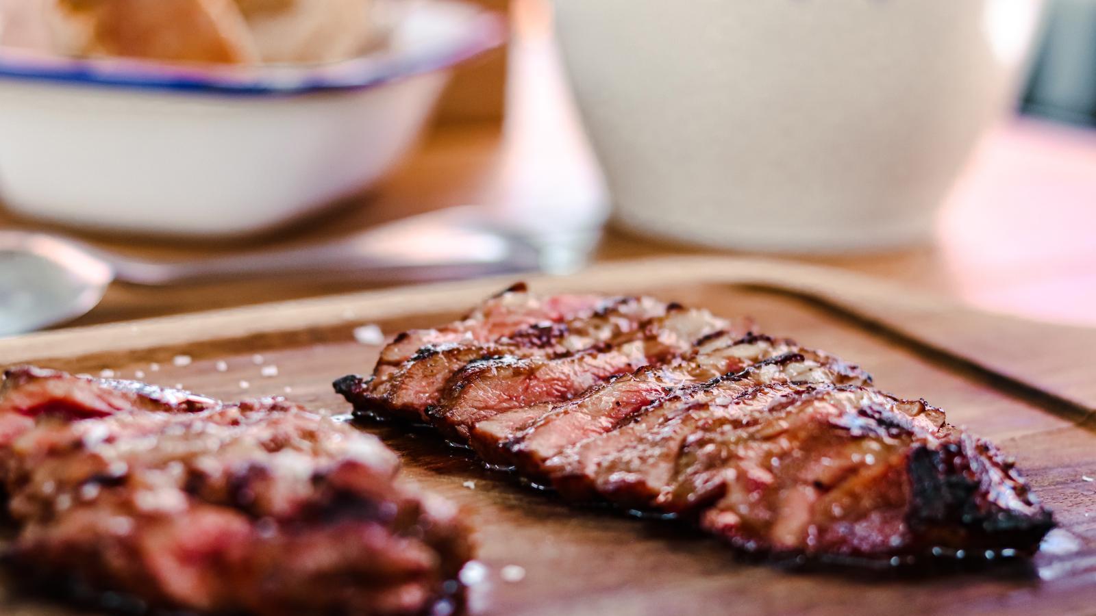 Diecinueve cerdos y un restaurante