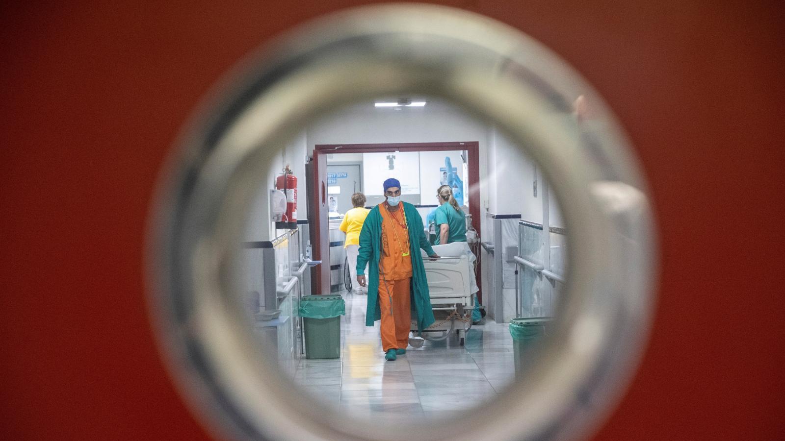 Un fallo informático suspende la vacunación en el Gregorio Marañón