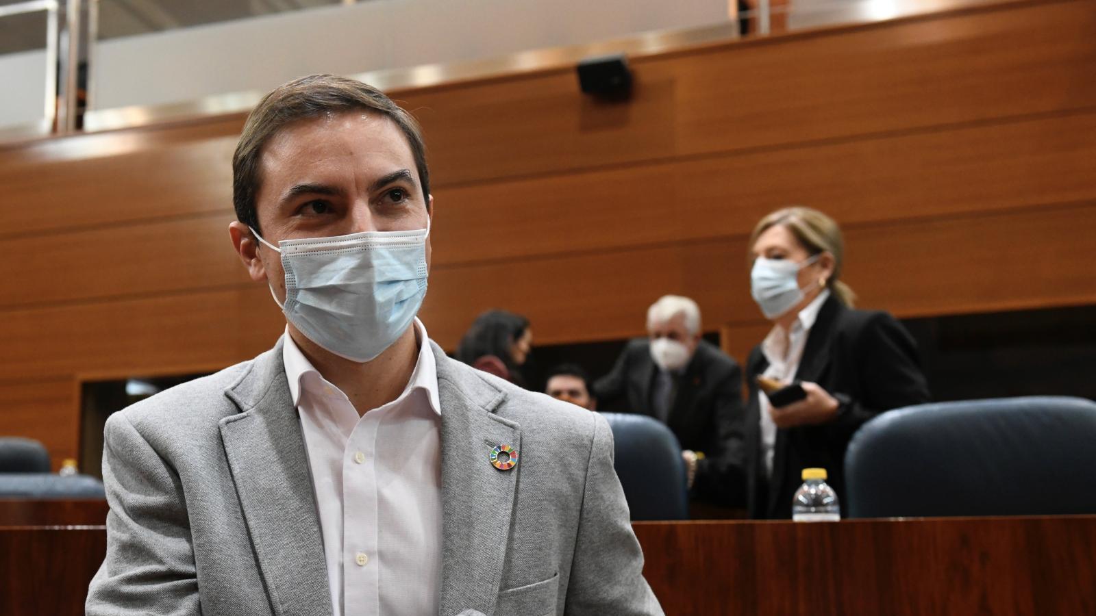 Lobato pide más profesores y agilizar las vacunas a niños