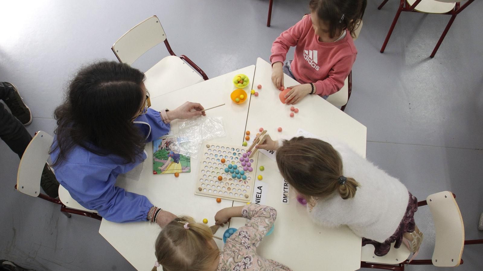 Gobierno y comunidades consensúan un plan educativo para los niños de Ucrania