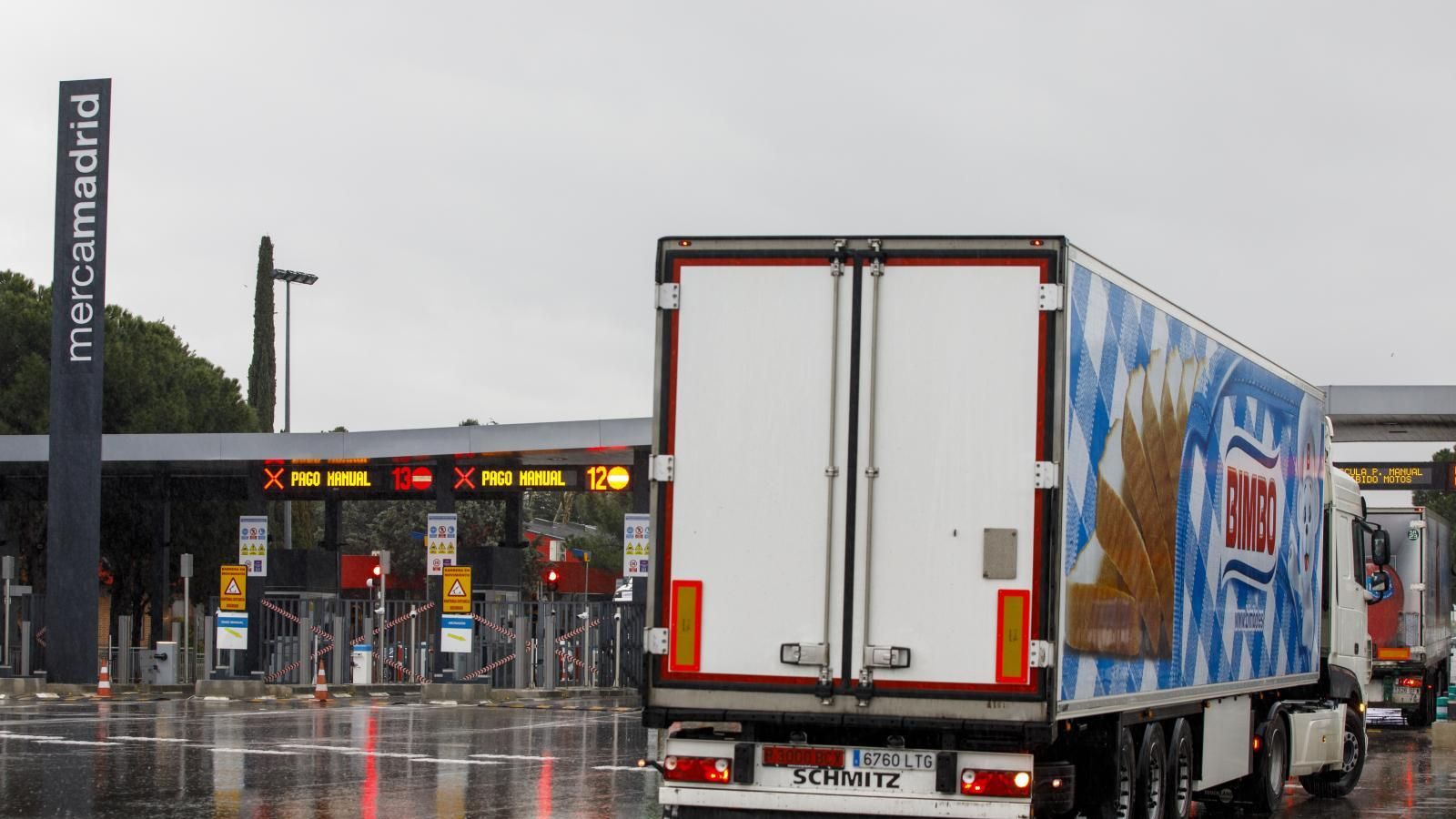Los transportistas inician una multitudinaria 'marcha lenta' por las carreteras de Madrid