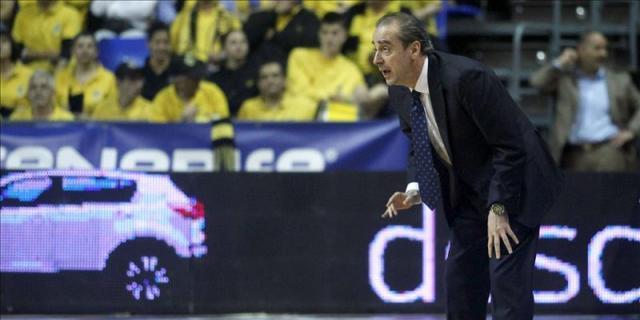 El entrenador del Estudiantes cree que "todavía no están salvados"