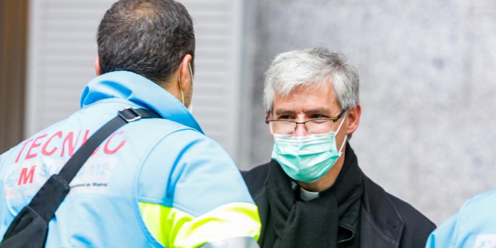 La Comunidad de Madrid contratará a 73 capellanes para atender los hospitales de la región